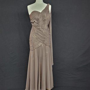 Boutique NWT floor length evening gown dress